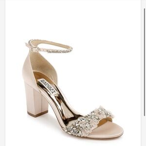 Badgley Mischka Cream Embellished Heels